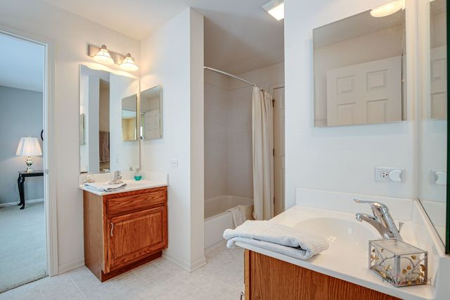 325 CEDAR RIDGE Drive, Lake Villa, IL 60046