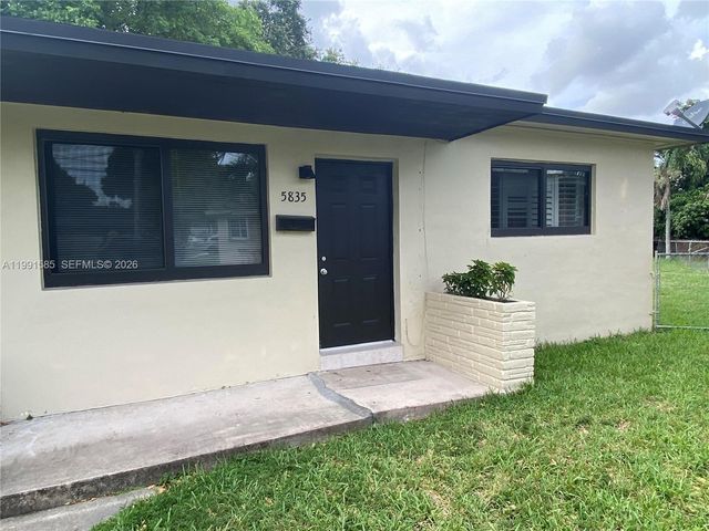 5835 NW 37th St 5835, Virginia Gardens, FL 33166