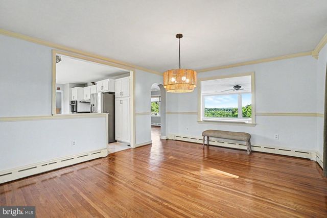 260 BLOSSOM HILL DR, Lancaster, PA 17601