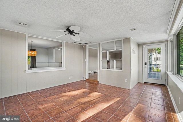 260 BLOSSOM HILL DR, Lancaster, PA 17601