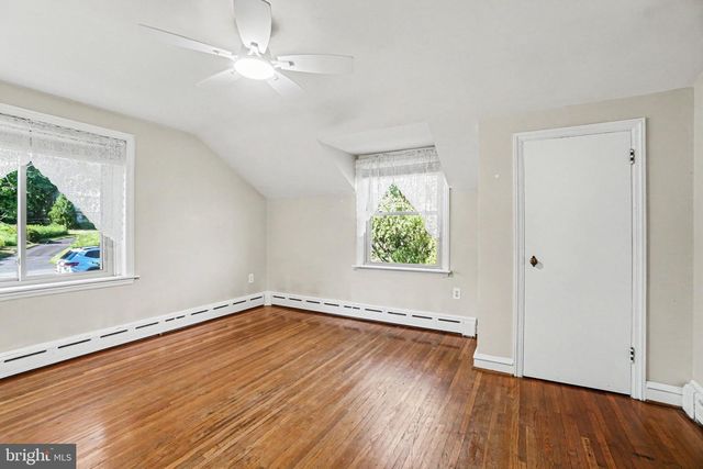 260 BLOSSOM HILL DR, Lancaster, PA 17601