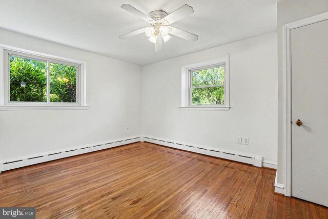 260 BLOSSOM HILL DR, Lancaster, PA 17601