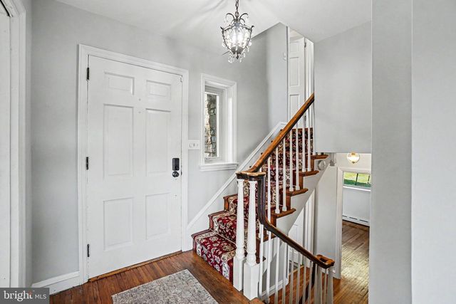 260 BLOSSOM HILL DR, Lancaster, PA 17601