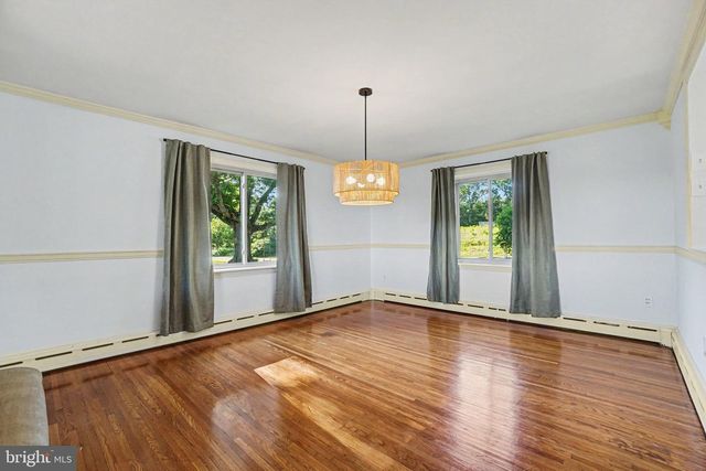 260 BLOSSOM HILL DR, Lancaster, PA 17601