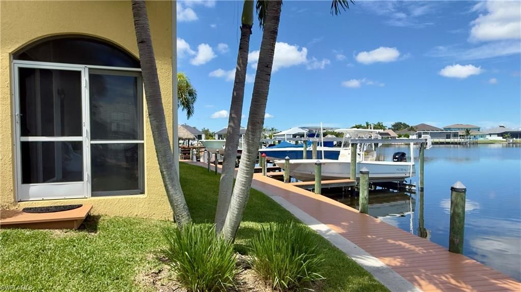 182 Shadroe Cove CIR 802, CAPE CORAL, FL 33991 — exterior