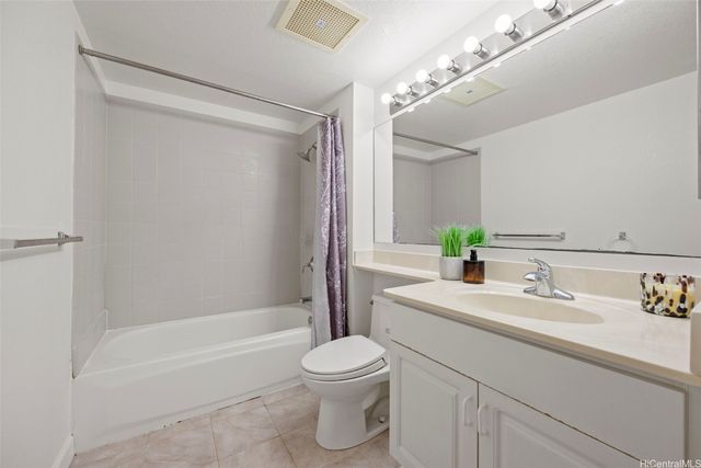 1080 Ala Napunani Street 216, Honolulu, HI 96818
