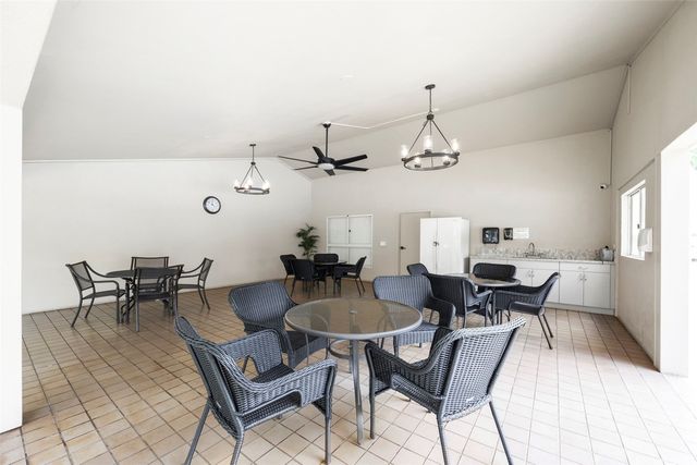 1080 Ala Napunani Street 216, Honolulu, HI 96818