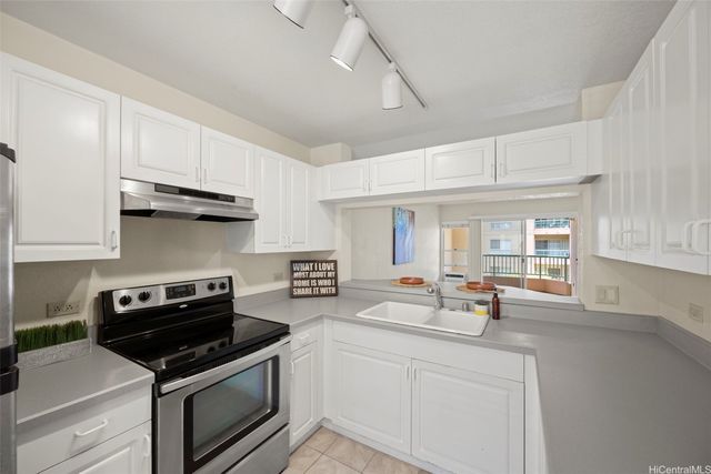 1080 Ala Napunani Street 216, Honolulu, HI 96818