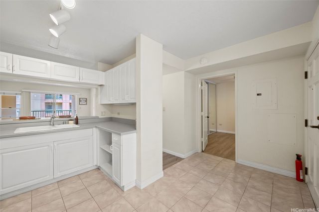 1080 Ala Napunani Street 216, Honolulu, HI 96818