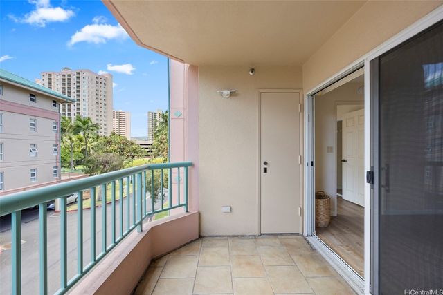 1080 Ala Napunani Street 216, Honolulu, HI 96818