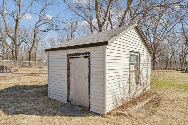 3811 E 29th Street, Des Moines, IA 50317