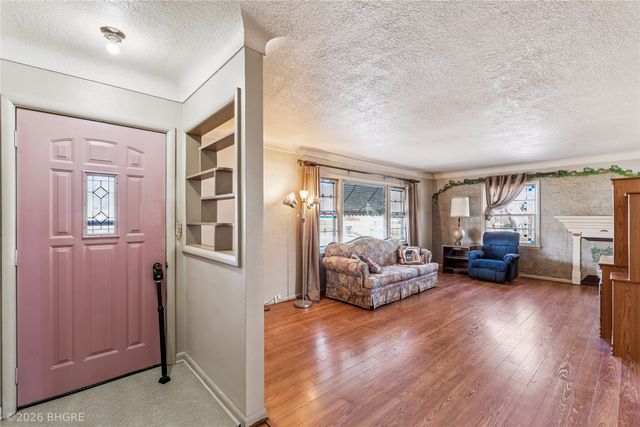 3811 E 29th Street, Des Moines, IA 50317