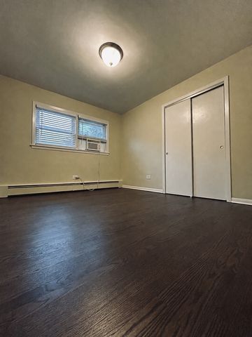6345 W Raven Street 2, Chicago, IL 60646
