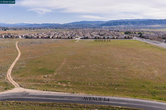 60 Stw Vic Ave, Del Sur, CA 93536