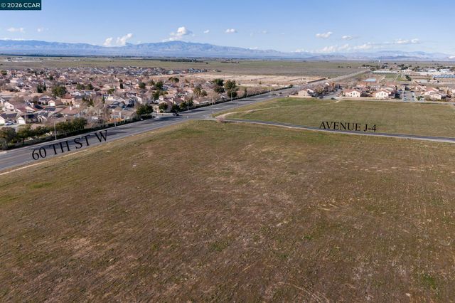 60 Stw Vic Ave, Del Sur, CA 93536