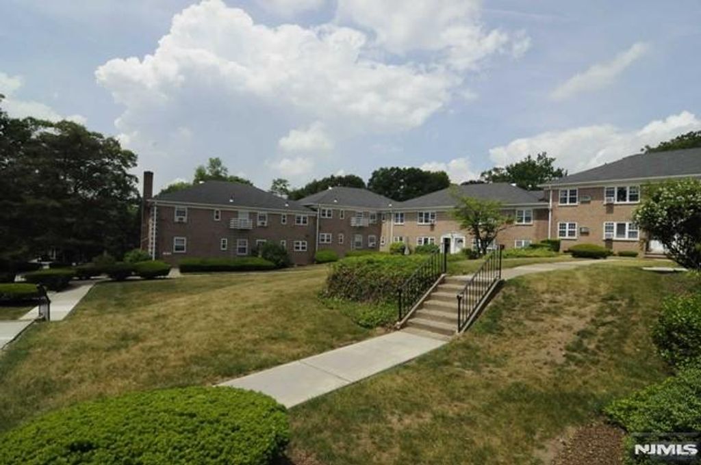 5 Heights Road O-2, Ridgewood, NJ 07450