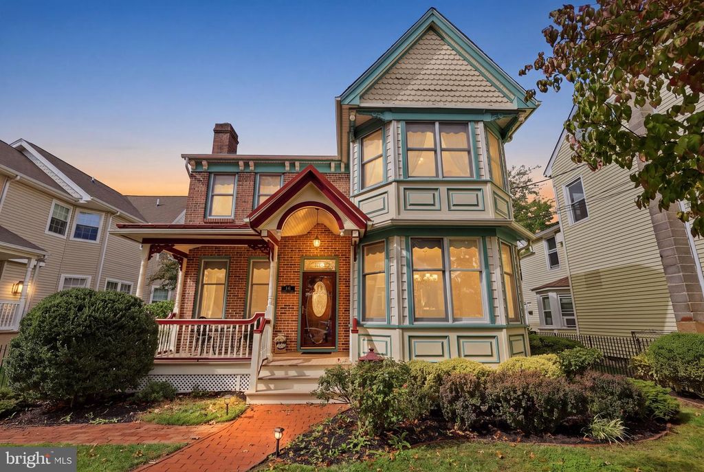621 RADCLIFFE ST, BRISTOL, PA 19007 — exterior