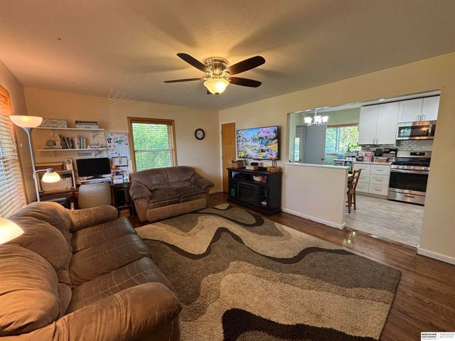 103 Kevin Circle, Bellevue, NE 68005