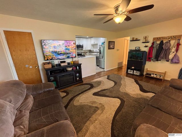 103 Kevin Circle, Bellevue, NE 68005