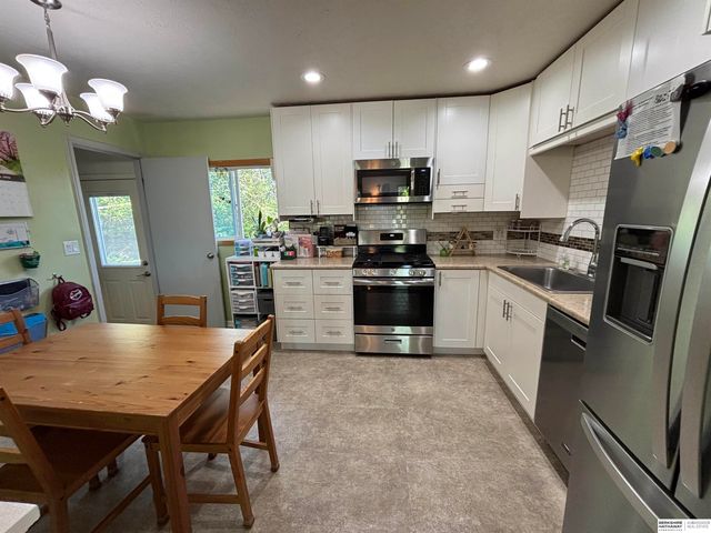 103 Kevin Circle, Bellevue, NE 68005