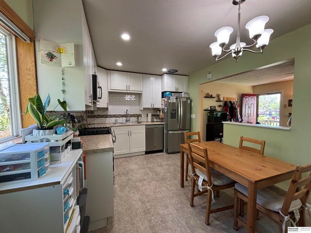103 Kevin Circle, Bellevue, NE 68005