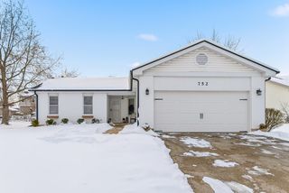 752 N Brookdale Drive, Schaumburg, IL 60194