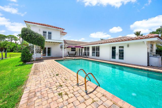 8422 SE Royal Street, Hobe Sound, FL 33455