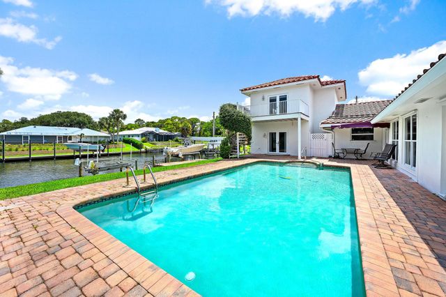 8422 SE Royal Street, Hobe Sound, FL 33455