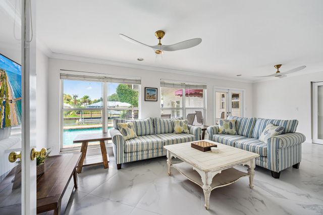 8422 SE Royal Street, Hobe Sound, FL 33455