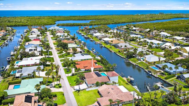 8422 SE Royal Street, Hobe Sound, FL 33455