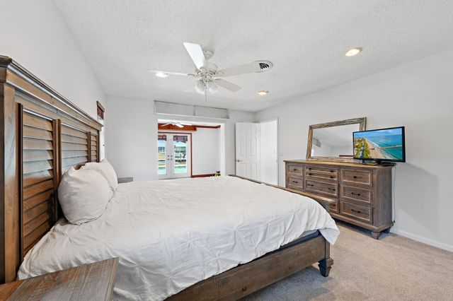8422 SE Royal Street, Hobe Sound, FL 33455