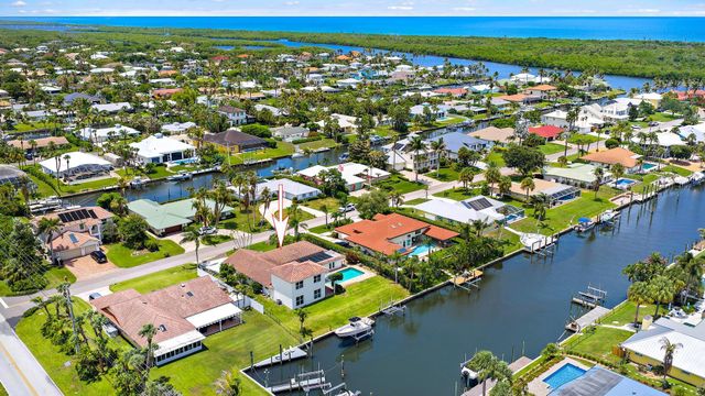8422 SE Royal Street, Hobe Sound, FL 33455
