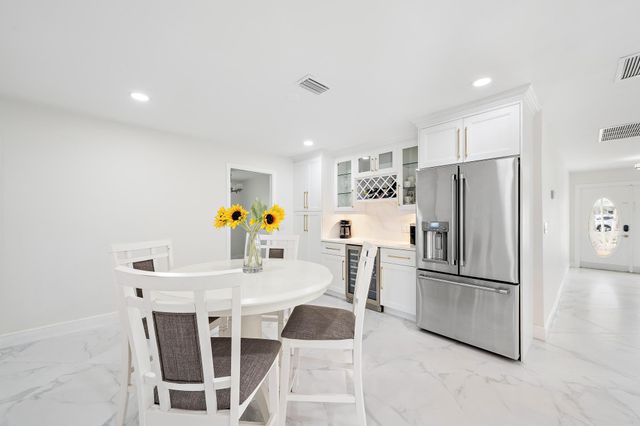 8422 SE Royal Street, Hobe Sound, FL 33455