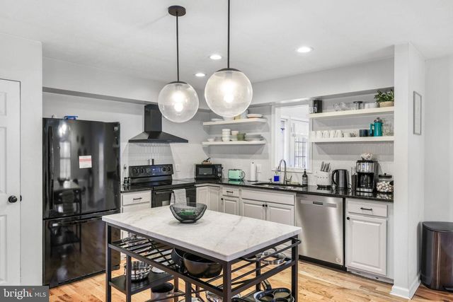 323 PALMER RD, Basye, VA 22810