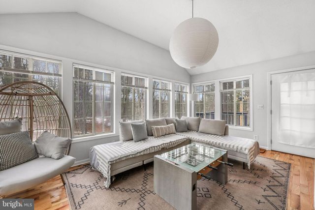 323 PALMER RD, Basye, VA 22810