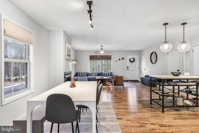 323 PALMER RD, Basye, VA 22810