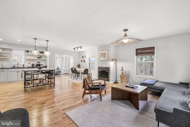 323 PALMER RD, Basye, VA 22810