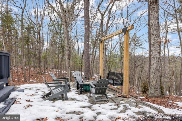 323 PALMER RD, Basye, VA 22810