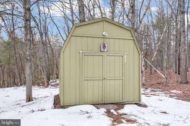 323 PALMER RD, Basye, VA 22810