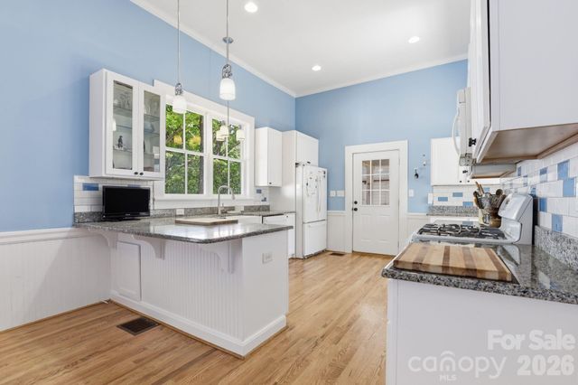 463 W Center Avenue, Mooresville, NC 28115