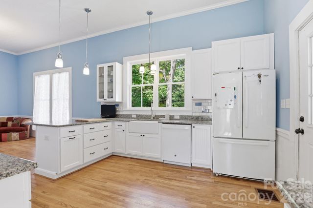 463 W Center Avenue, Mooresville, NC 28115