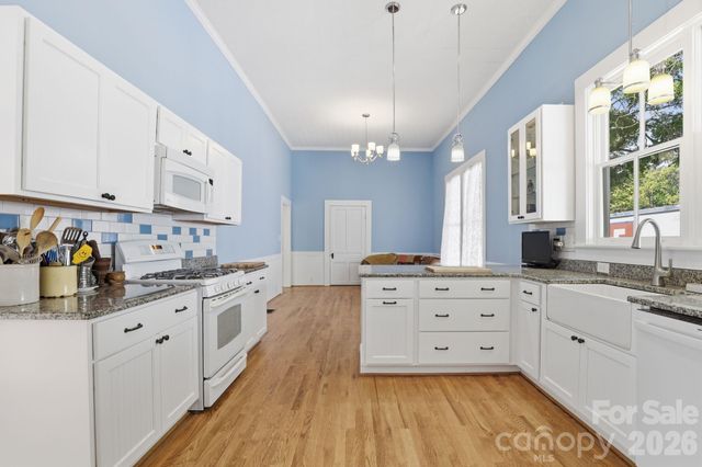 463 W Center Avenue, Mooresville, NC 28115