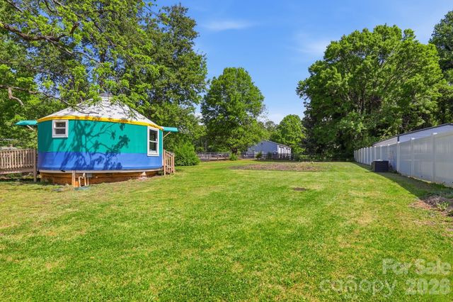 463 W Center Avenue, Mooresville, NC 28115