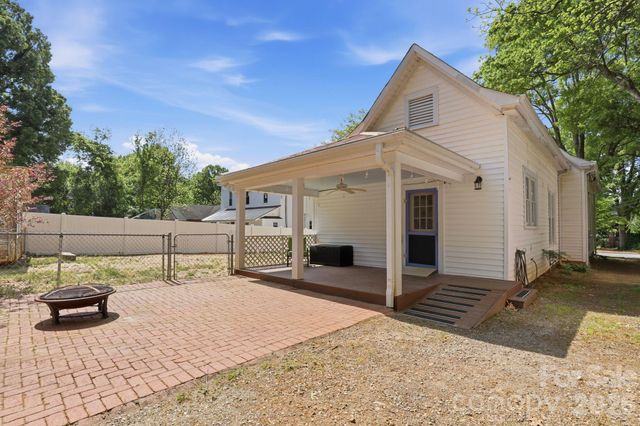 463 W Center Avenue, Mooresville, NC 28115