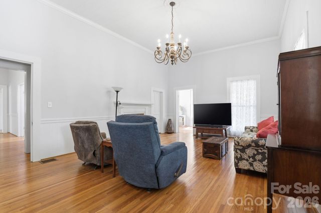 463 W Center Avenue, Mooresville, NC 28115