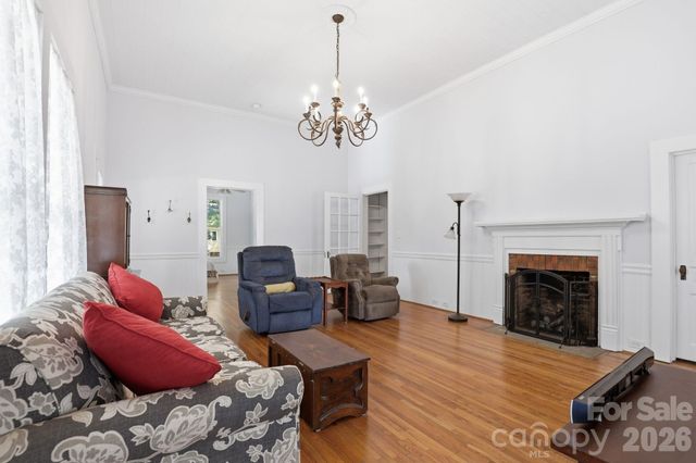 463 W Center Avenue, Mooresville, NC 28115