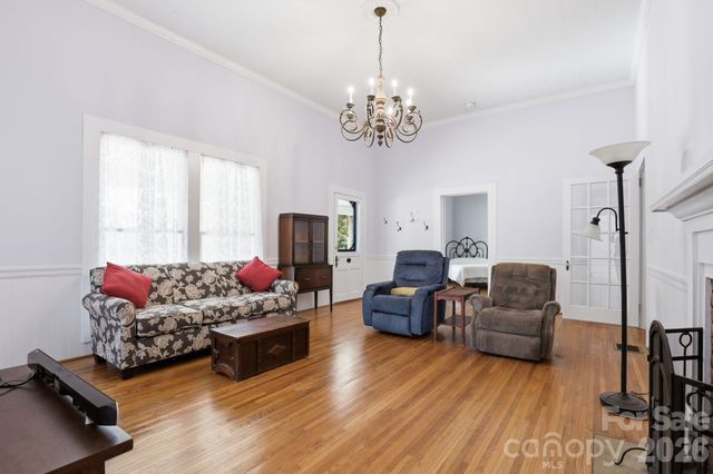 463 W Center Avenue, Mooresville, NC 28115