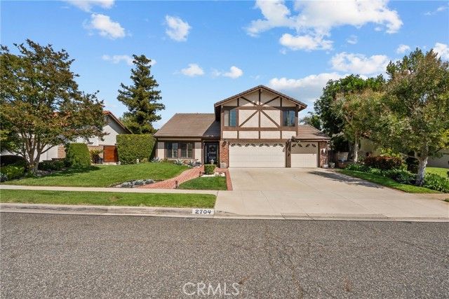 2704 Lemon Dr, Simi Valley, CA 93063