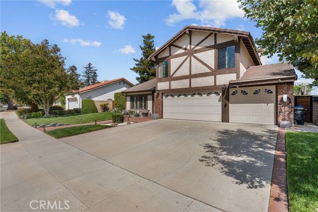 2704 Lemon Dr, Simi Valley, CA 93063