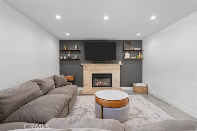 2704 Lemon Dr, Simi Valley, CA 93063